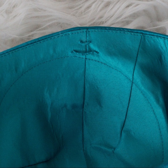 Tony Bowls NWT Dress Size 12 Emerald Green with gorgeous jewelled feature - Picture 11 of 16